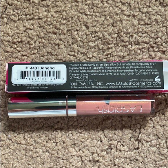 👗👗👗Waterproof Lipstick 👗👗👗 - Picture 4 of 4